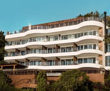 Hotel no Caixa d'Aço - Costa Esmeralda